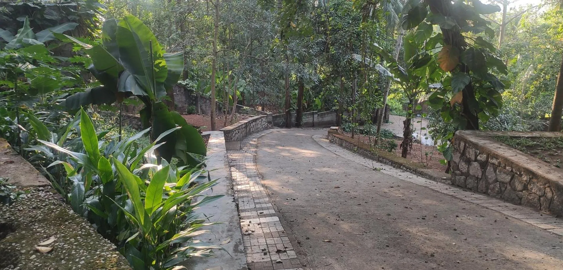 Dhyana Bindhu Home Stay كولاّم 0*,  الهند