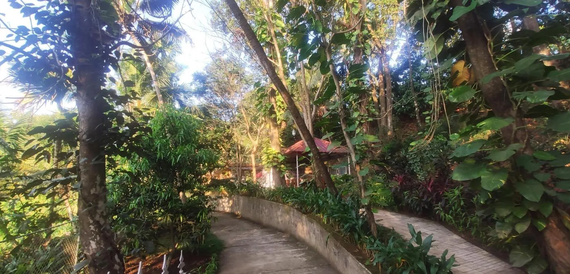 Dhyana Bindhu Home Stay كولاّم منزل للإقامة